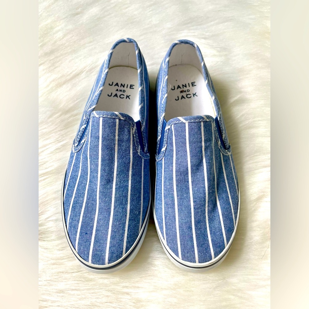 Janie & Jack brand new slip-on shoes. Size: 2. Perfect for summer. Final sale.
